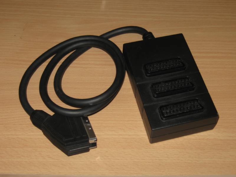 Ciabatta SCART Hama - 3 Prese M/3 F, Cavo 50 Cm Per Audio/Video